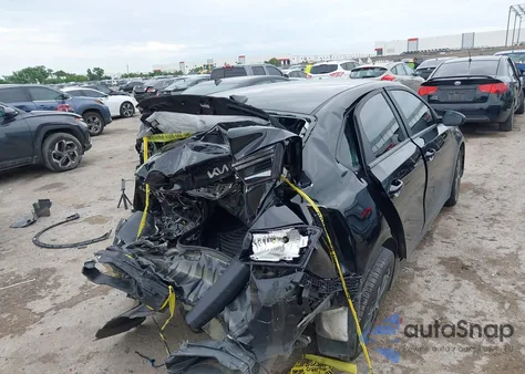 2024 Kia Forte Lxs z USA, uszkodzony, nr VIN 3KPF24ADXRE837923